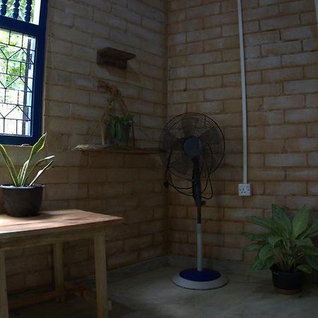 Passionfruit Homestay Matara Buitenkant foto