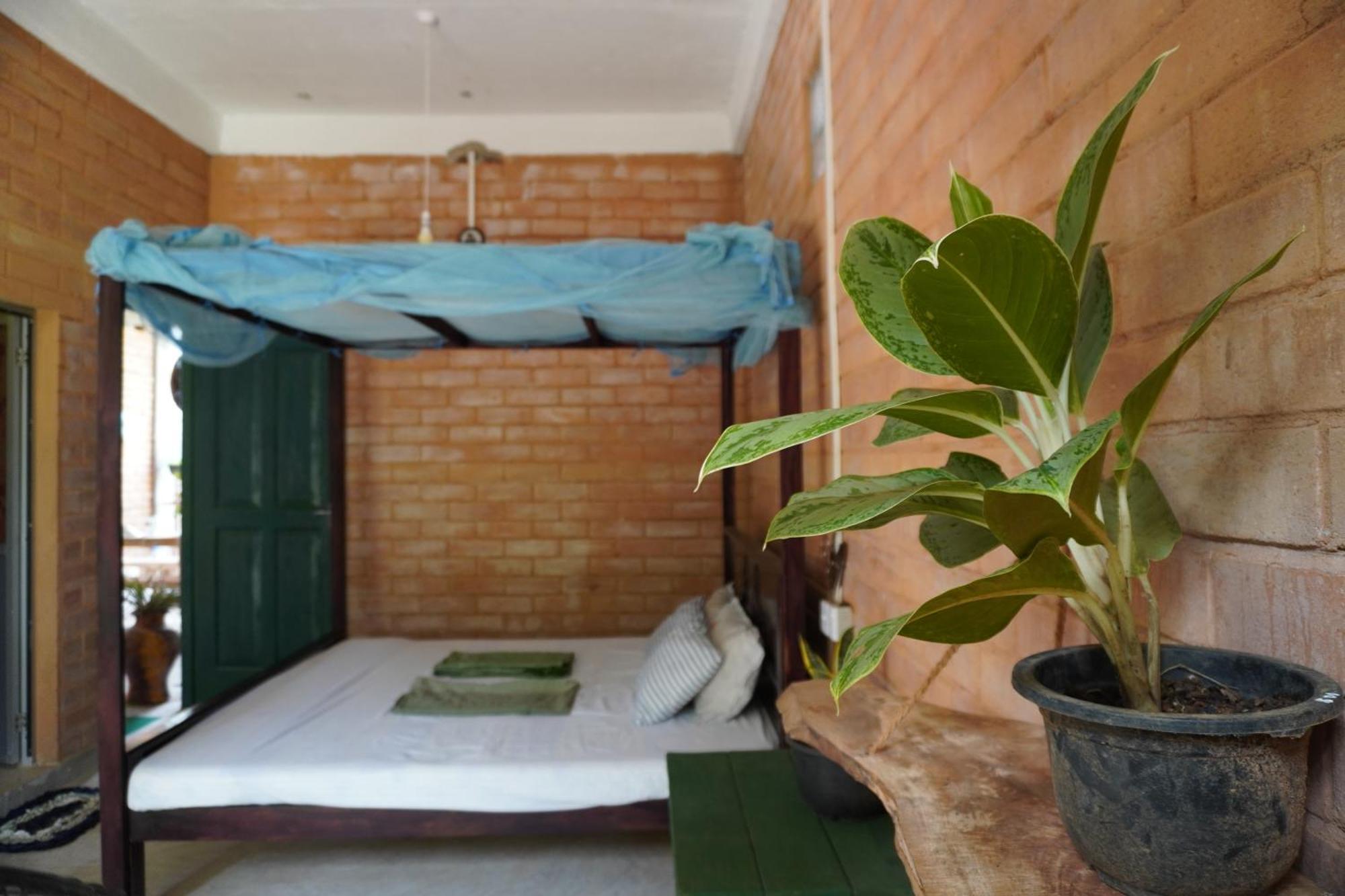 Passionfruit Homestay Matara Buitenkant foto